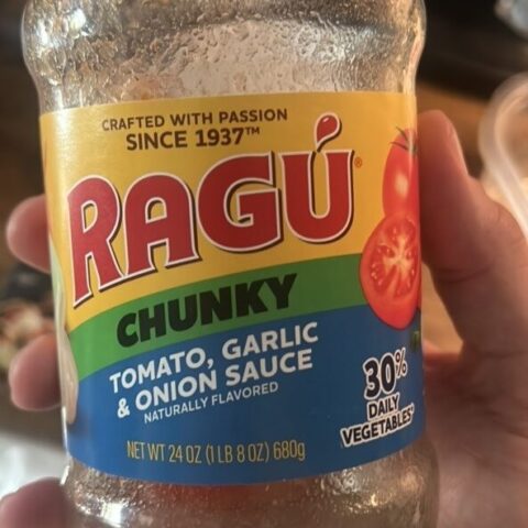 Ragú Pasta Sauce Chunky Tomato Garlic & Onion 24 oz — front of pack